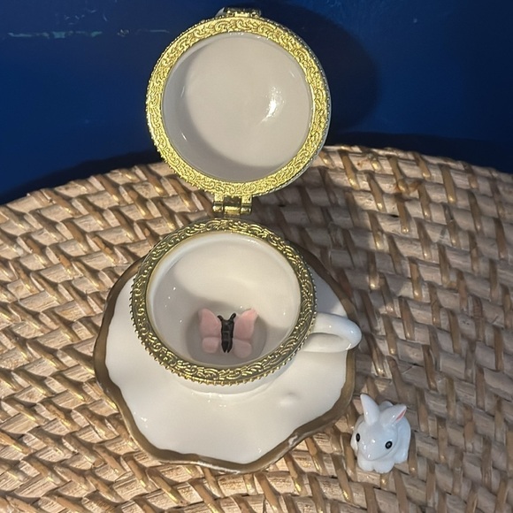 Vintage Tea Cup & Saucer Trinket Box w/ Pink Roses Butterfly & Rabbit on Inside - Picture 2 of 6